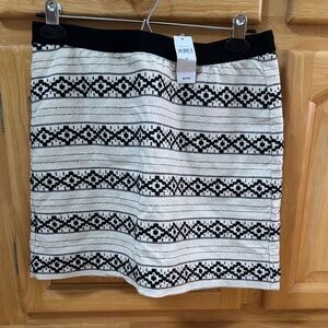 GAP Black and Cream Geometric Mini Skirt new with tags